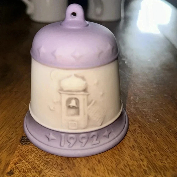 Very cute Christmas bell by Hummel - Picture 2 of 4